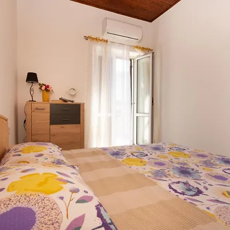 Apartman Kiss A2 * Kaštela